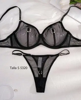 Conjunto negro transparente con aretes talla S