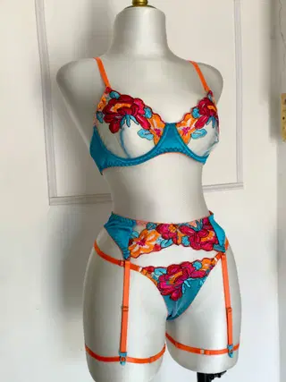 LIguero color azul con naranja encaje rosa talla S
