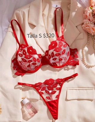 Conjunto color rojo con encaje de besos talla S