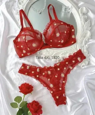 Conjunto rojo con flores blancas talla 4 XL