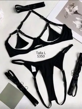 Conjunto negro de borlas talla L