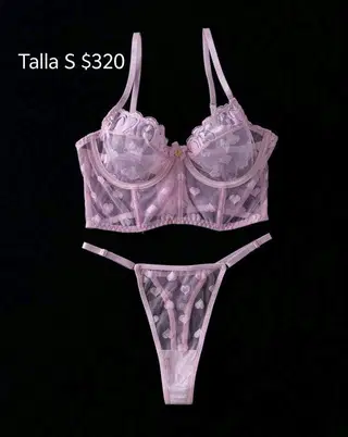 Conjunto color rosa con corazones talla S