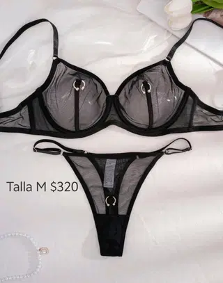 Conjunto negro transparente con aretes talla M
