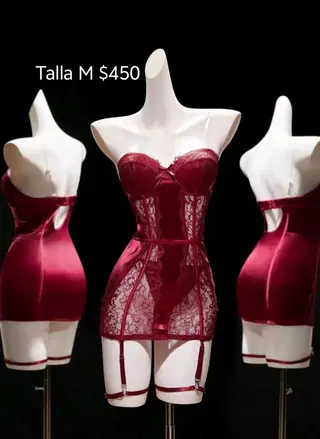 Vestido con liguero y tanga color tinto talla M
